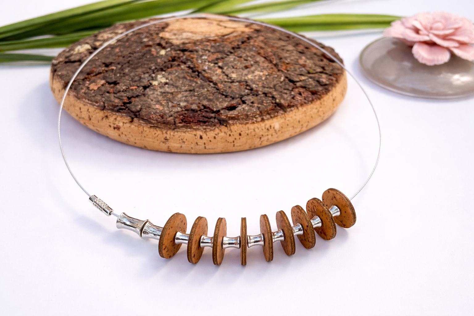Colar Fio de Aço com Círculos em Cortiça a Laser
