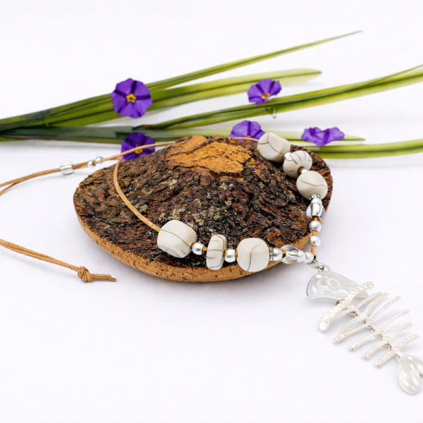 Colar em Cortiça Natural e Cerâmica