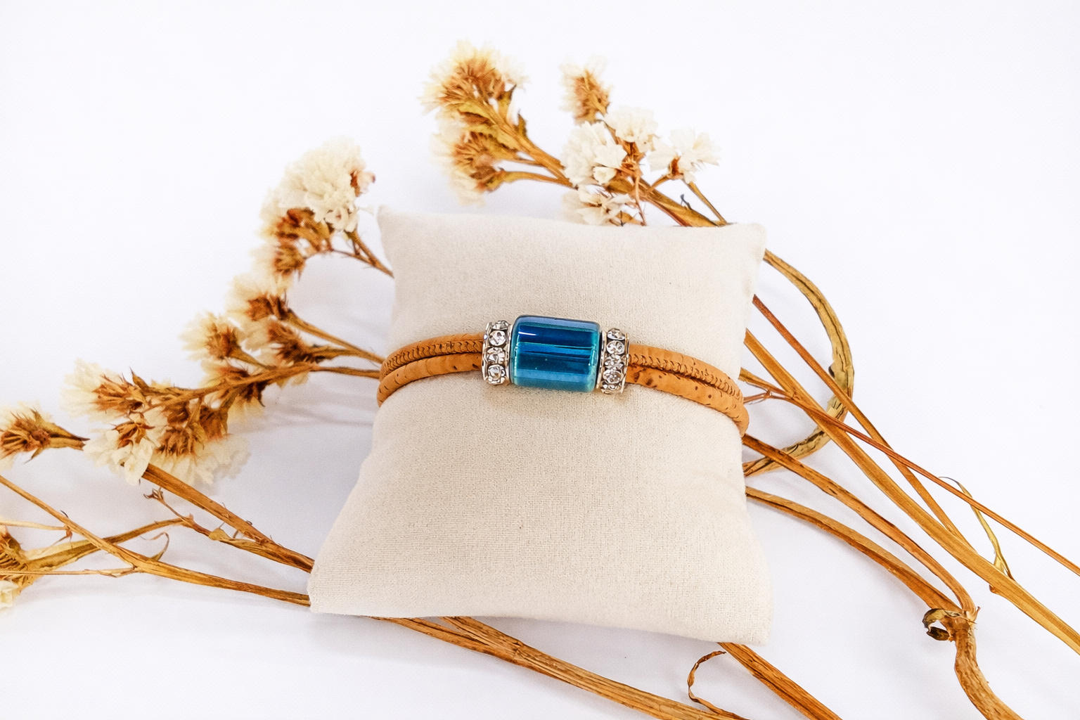 Pulseira em Cortiça com Cerâmica azul escuro