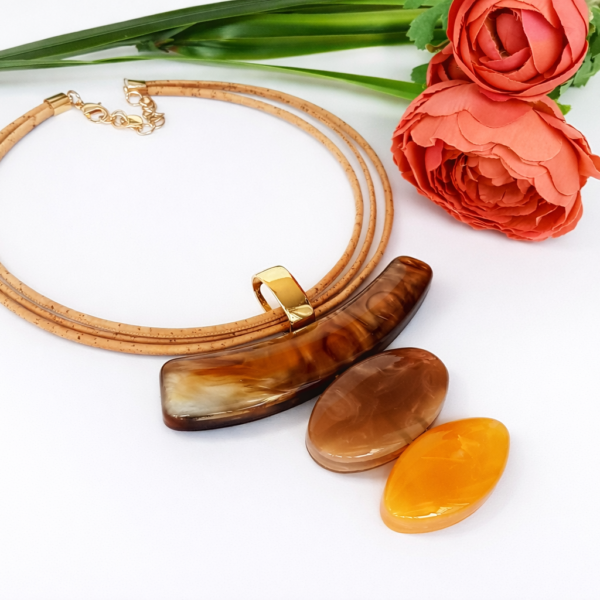 Colar Artesanal em Cortiça Natural com Três Voltas