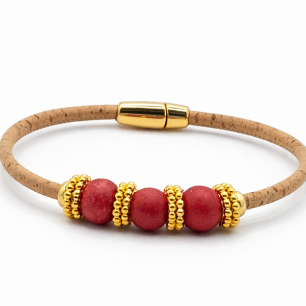 Pulseira de cortiça com contas vermelhas