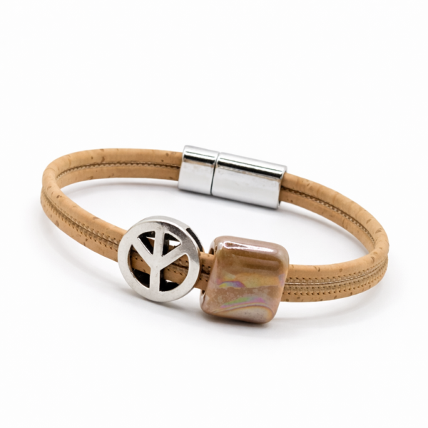 Pulseira artesanal de cortiça natural duas voltas com cerâmica bege