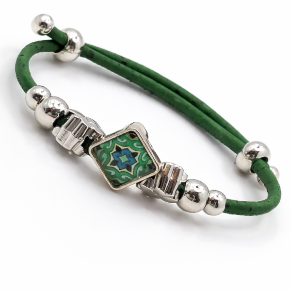 Pulseira em Cortiça Verde com Contas Prateadas Ajustável