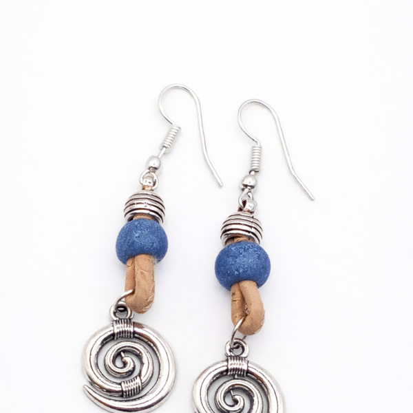 Brincos em Cortiça com Espiral e Bola de Madeira Azul