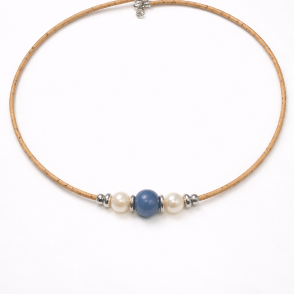 Colar de Cortiça com Pérolas e Cerâmica Azul