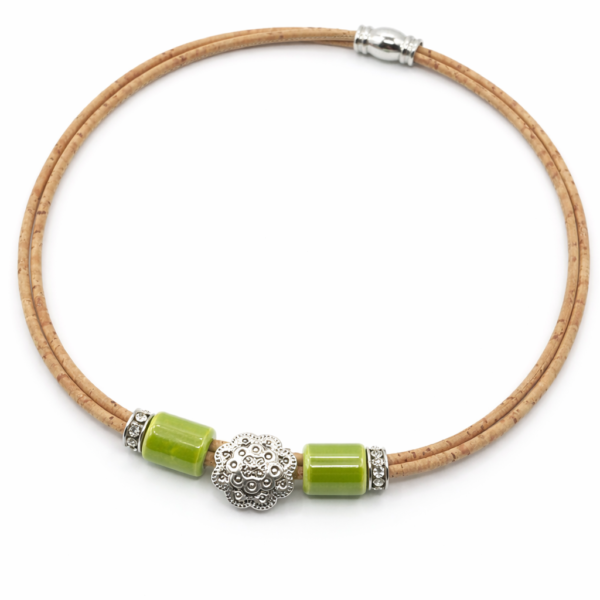 Colar em Cortiça com Cerâmica Verde e Contas Prateadas